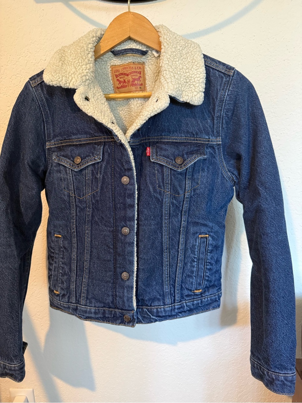 Levi's Women’s Classic Denim Blue Jacket with Cream Sherpa Lining